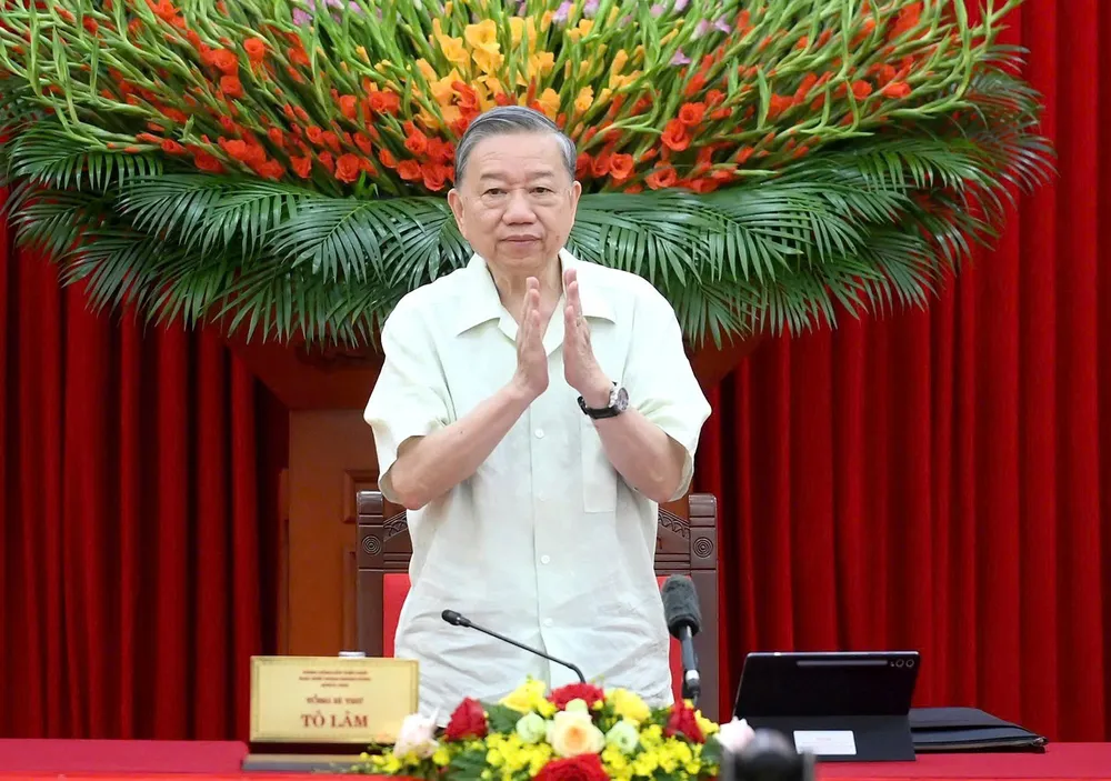 Tổng Bí thư Tô Lâm chủ trì phiên họp tại trụ sở Trung ương Đảng. Ảnh: VIẾT CHUNG Anh TBT lam viec Ban Chi dao phat trien KHCN 4.jpg