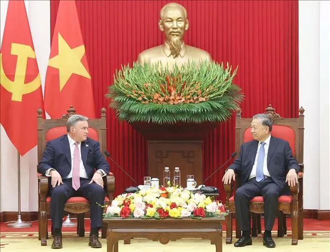 Tổng Bí thư Tô Lâm tiếp ông Eric Hambly, Chủ tịch Hội đồng quản trị kiêm Tổng Giám đốc điều hành Tập đoàn Murphy Oil (Hoa Kỳ) TBT tiep Tap doan Murphil Oil.jpg