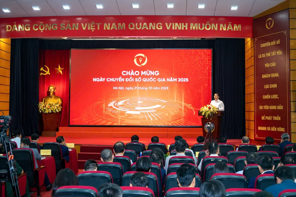 Quang cảnh chương trình tại điểm cầu Hà Nội Anh minh hoa Bo KHCN 5.jpg