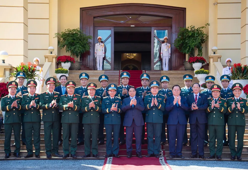 Thủ tướng Phạm Minh Chính và các đại biểu tại buổi lễ. Ảnh: VIẾT CHUNG Quan chung PKKQ 4.jpg