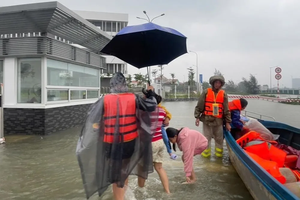 Anh FPT - TP Hue 2.jpg