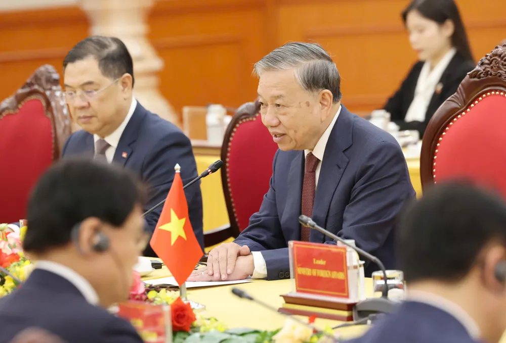 TBT tiep Chu tich QH Han Quoc 3.jpg