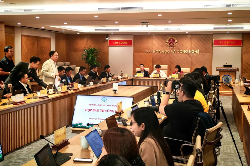 Hop bao thang 12 Bo KHCN 4.jpg