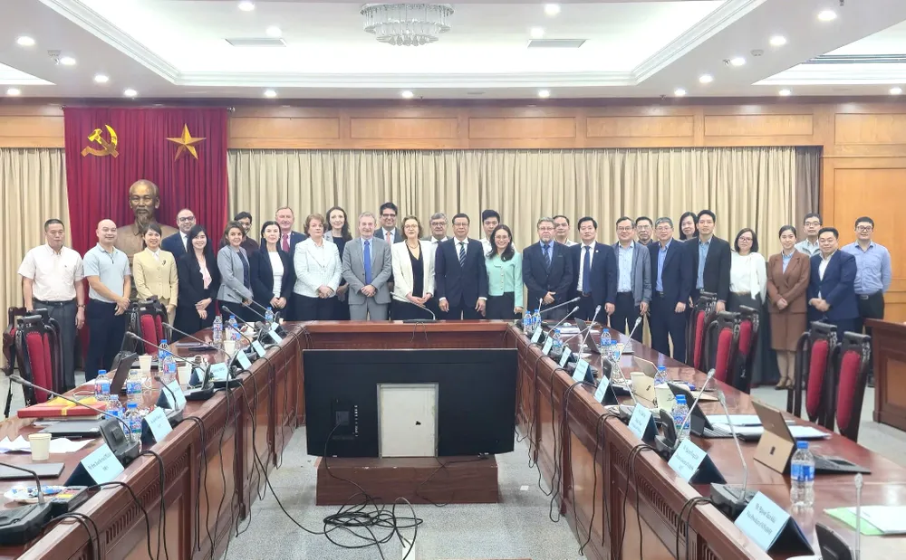 Anh Bo KHCN - IAEA 2.jpg