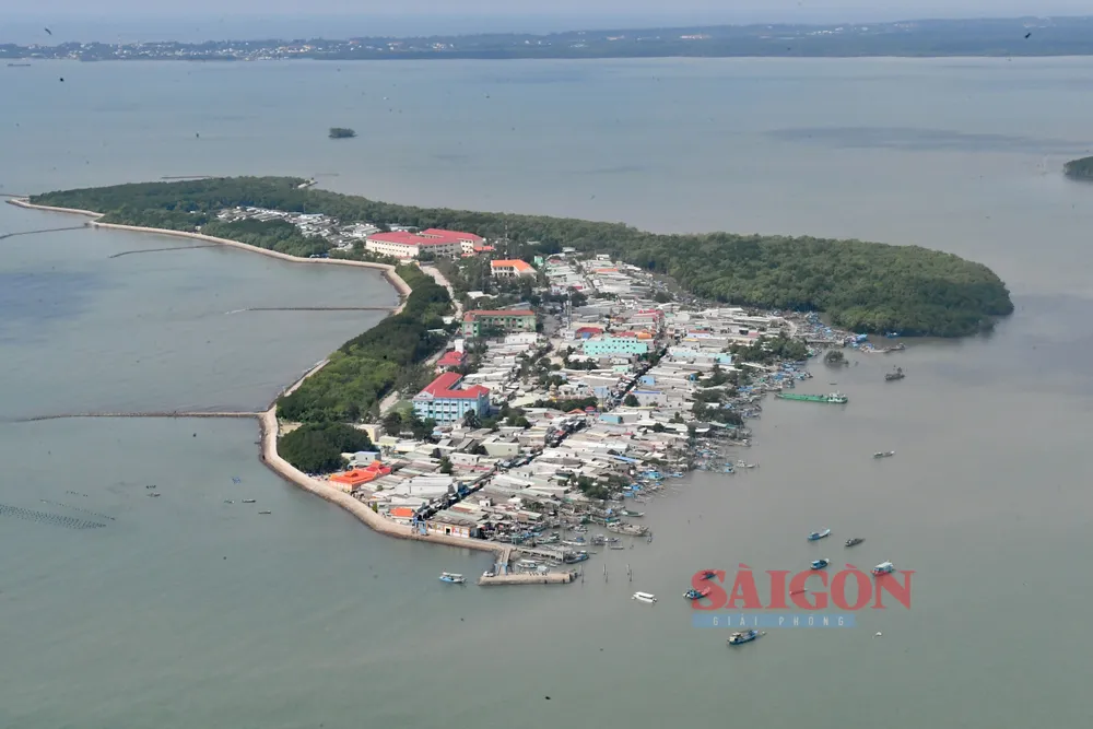 Xã đảo Thạnh An, huyện Cần Giờ, TPHCM nhìn từ trên cao. Ảnh: VIỆT DŨNG