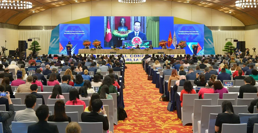 Chủ tịch nước Võ Văn Thưởng gửi thông điệp đến các nghị sĩ trẻ dự hội nghị. Ảnh: QUANG PHÚC Chủ tịch nước Võ Văn Thưởng gửi thông điệp đến các nghị sĩ trẻ dự hội nghị. Ảnh: QUANG PHÚC