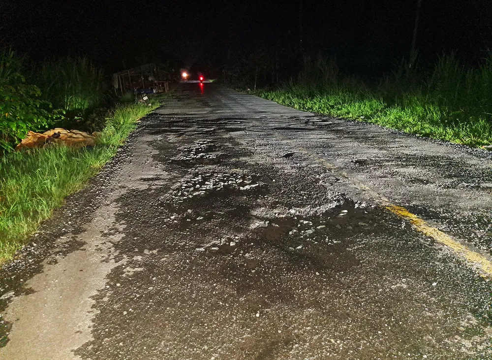 Một điểm xuống cấp trên quốc lộ Nam Sông Hậu thuộc địa phận huyện Kế Sách, tỉnh Sóc Trăng Một điểm xuống cấp trên quốc lộ Nam Sông Hậu thuộc địa phận huyện Kế Sách, tỉnh Sóc Trăng