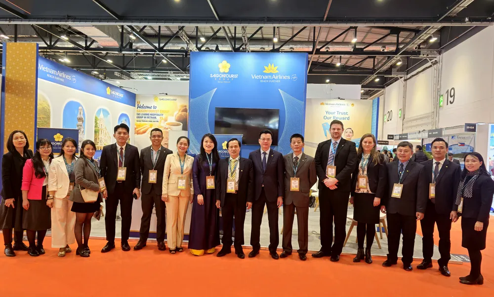 Đoàn công tác Saigontourist Group cùng đối tác Vietnam Airlines và quốc tế tại WTM Anh 2023