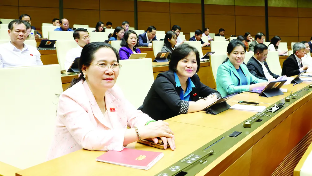 Các đại biểu dự phiên thảo luận tại hội trường. Ảnh: VIẾT CHUNG Các đại biểu dự phiên thảo luận tại hội trường. Ảnh: VIẾT CHUNG