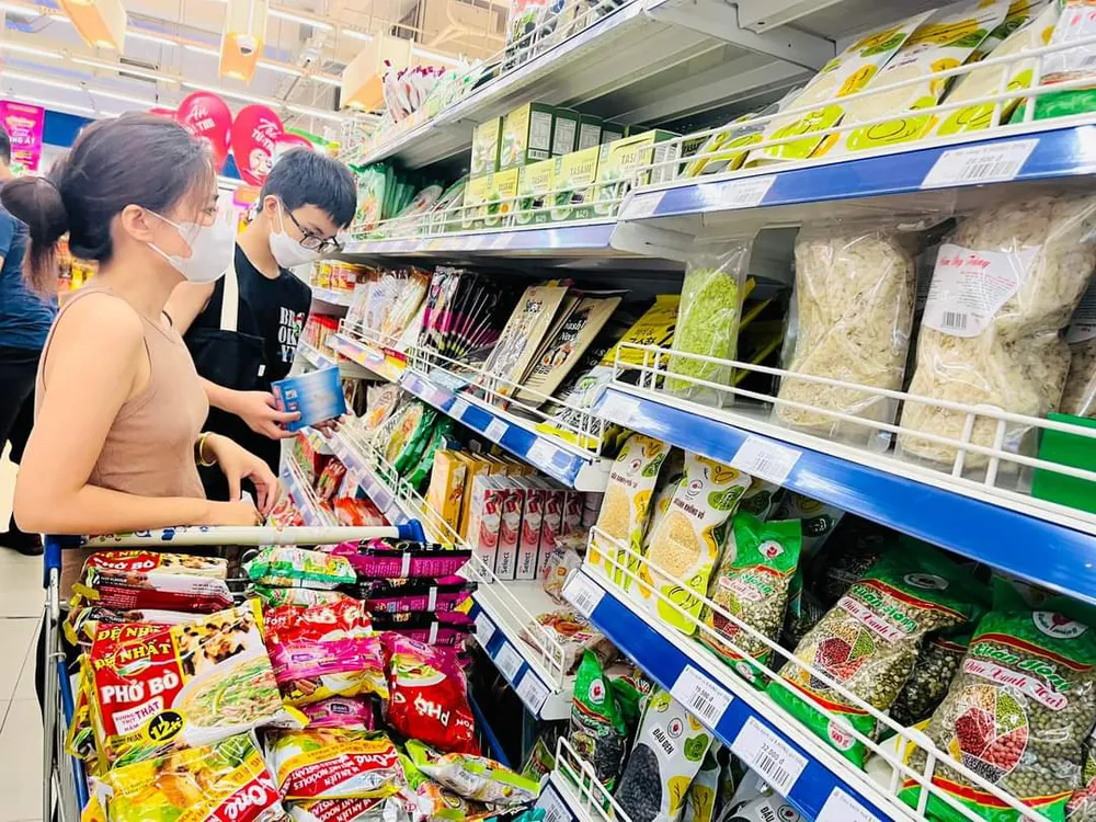 Bí mì sợi tại Co.opmart thu hút khách mua sắm Bí mì sợi tại Co.opmart thu hút khách mua sắm