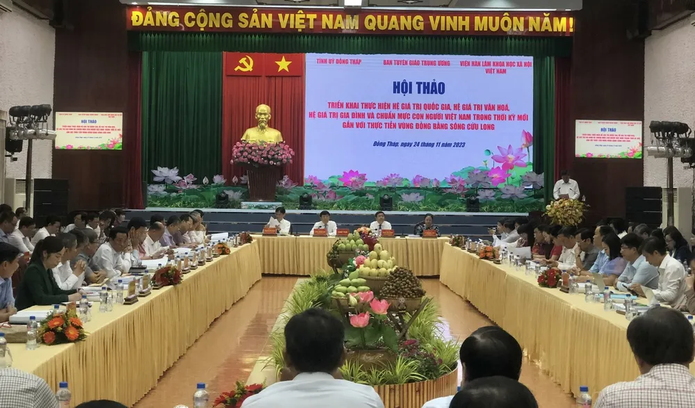 Các đại biểu tham dự hội thảo Các đại biểu tham dự hội thảo