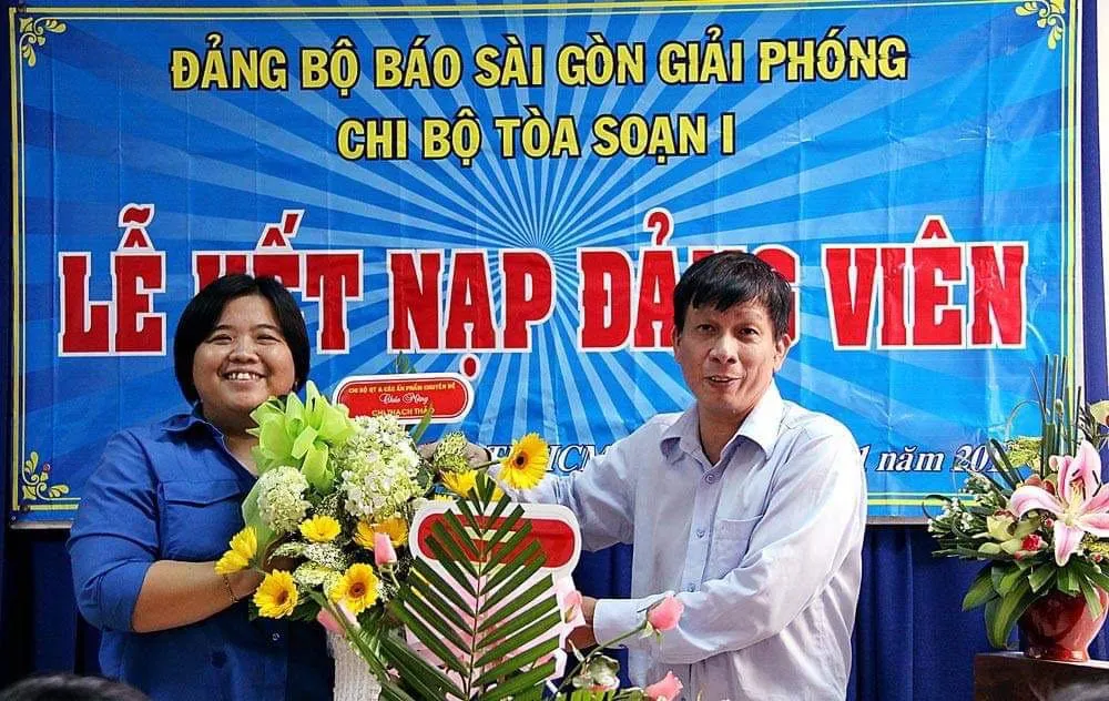 Ngày 25-11-2023 là kỷ niệm tròn 10 năm chị Bùi Thạch Thảo vinh dự đứng vào hàng ngũ Đảng viên Đảng Cộng sản Việt Nam Ngày 25-11-2023 là kỷ niệm tròn 10 năm chị Bùi Thạch Thảo vinh dự đứng vào hàng ngũ Đảng viên Đảng Cộng sản Việt Nam