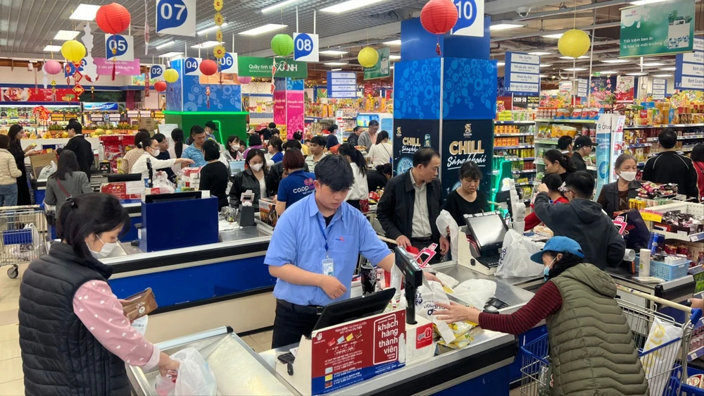 Thanh toán không tiền mặt ngày càng thu hút người tiêu dùng XHH 8A.jpg