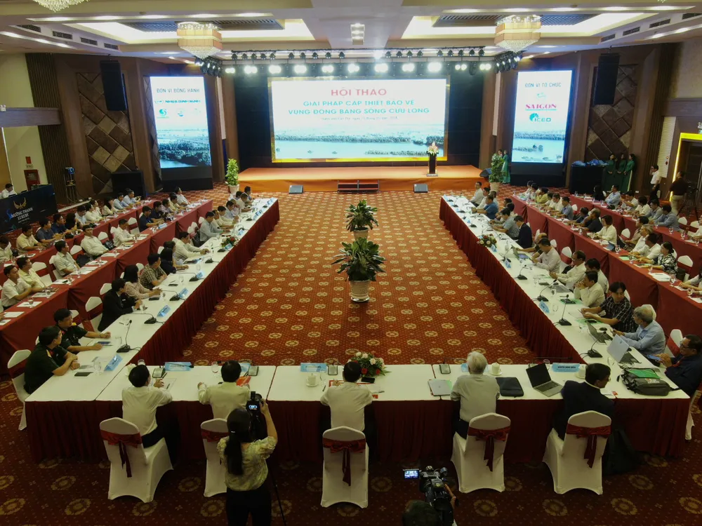 Quang cảnh hội thảo. Ảnh: HOÀNG HÙNG z5441652704273_3f803eef5c888365172abcb935a19ae8.jpg