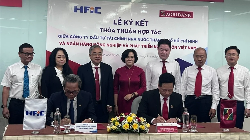 Đại diện HFIC và Agribank ký kết hợp tác chiến lược triển khai chương trình tín dụng cho vay hợp vốn