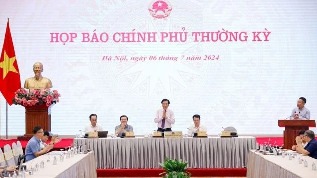 Văn phòng Chính phủ họp báo thường kỳ tháng 6. Ảnh: VIẾT CHUNG