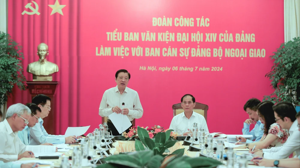 Đoàn Tiểu ban Văn kiện Đại hội XIV của Đảng làm việc với Ban Cán sự đảng Bộ Ngoại giao, ngày 6-7