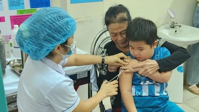 Ngành y tế TPHCM tổ chức chiến dịch tiêm vaccine sởi cho trẻ em trên địa bàn thành phố