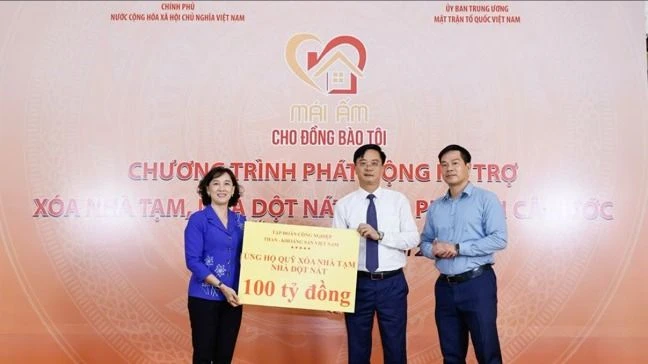 Tập đoàn công nghiệp than, khoáng sản Việt Nam ủng hộ 100 tỷ đồng