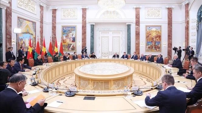 Tổng Bí thư Tô Lâm hội đàm chính thức với Tổng thống Belarus Aleksandr Lukashenko ngày 12-5. Ảnh: Thống Nhất/TTXVN vna_potal_tong_bi_thu_to_lam_hoi_dam_voi_tong_thong_belarus__stand.jpg