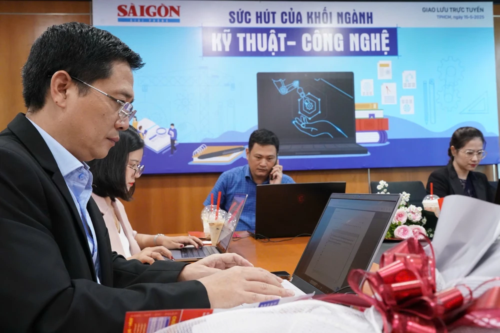 Quang cảnh buổi giao lưu trực tuyến 197dfead14c3a19df8d2.jpg