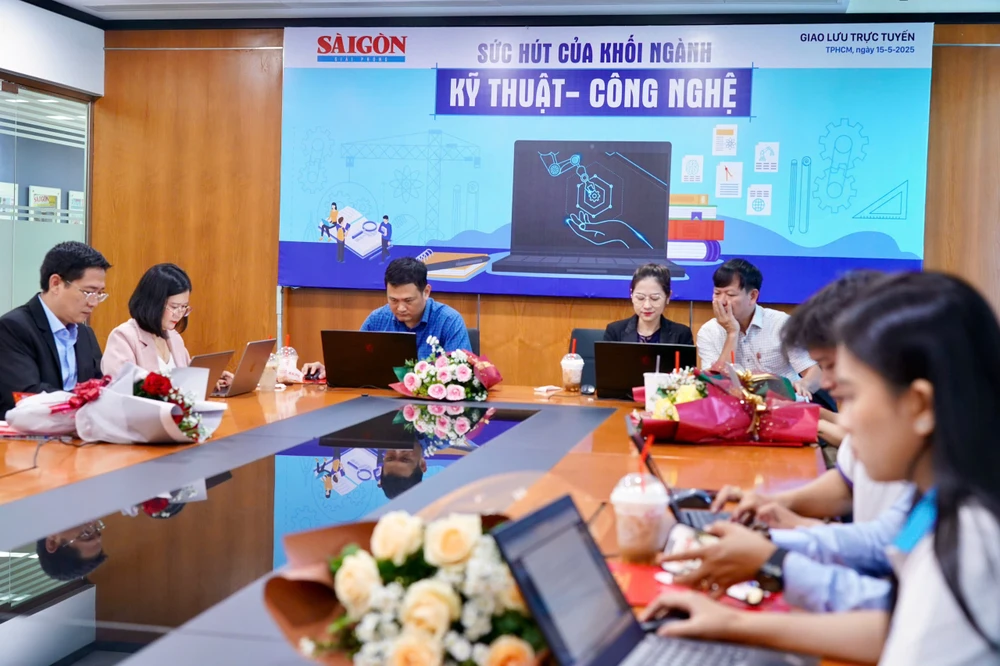 Quang cảnh buổi giao lưu trực tuyến 72204d4ea420117e4831.jpg