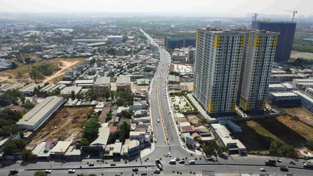 Đường Thống Nhất, nối TP Dĩ An với Khu đô thị ĐHQG TPHCM cùng tổ hợp dự án Bcons City hình thành dọc tuyến đường này, mở ra không gian đô thị khang trang, hiện đại Đường Thống Nhất, nối TP Dĩ An với khu đô thị ĐHQG TPHCM cùng tổ hợp dự án Bcons City hình thành dọc tuyến đường này, mở ra không gian đô thị khang trang, hiện đại..jpg