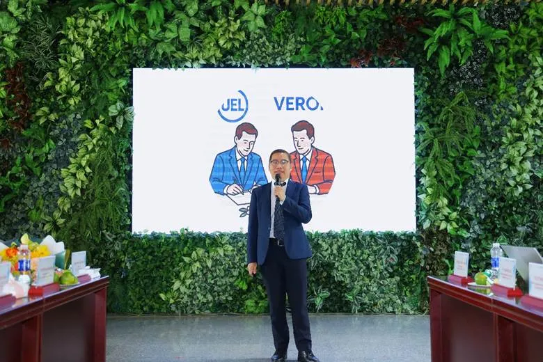 Tiến sĩ Dương Văn Thịnh, giảng viên Trường Đại học Kinh tế - Luật, Đại học Quốc gia TPHCM thuyết trình tại sự kiện tải xuống (2).jpg