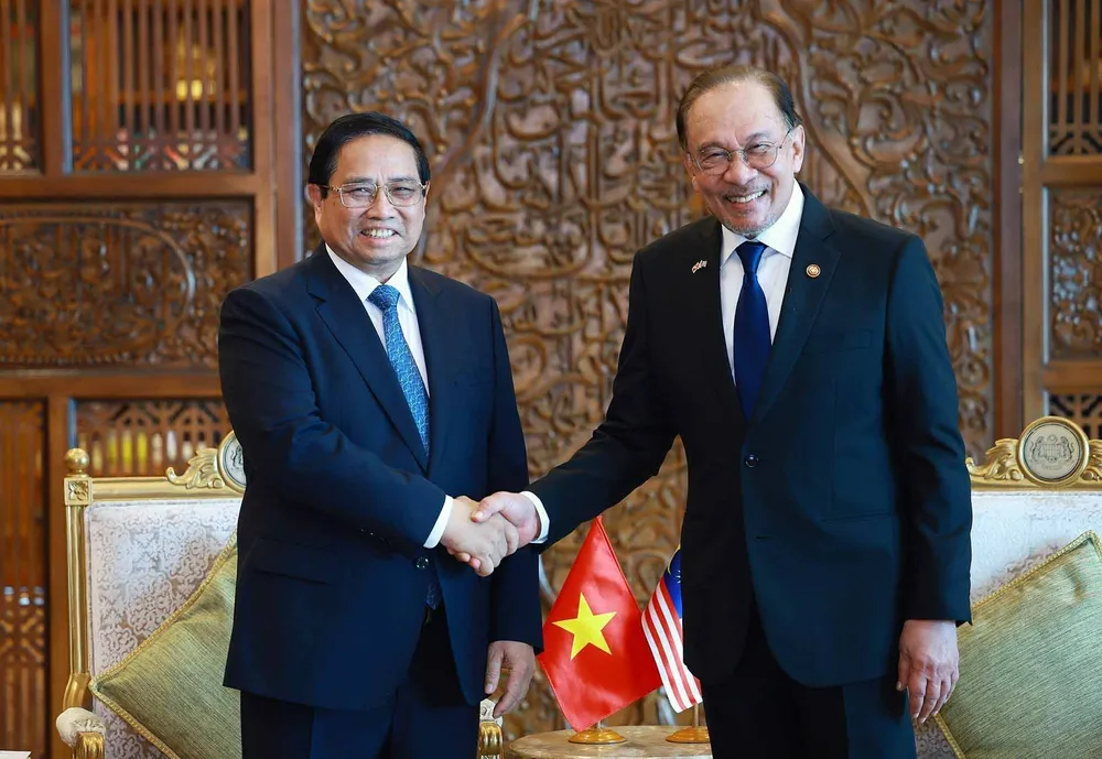 Thủ tướng Phạm Minh Chính hội đàm hẹp với Thủ tướng Malaysia Anwar Ibrahim. Ảnh: TTXVN Z1i.jpg