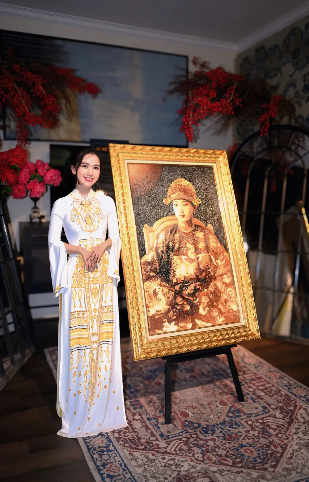 Tác phẩm "Nét ngọc hoàng triều" phác họa chân dung Nam Phương hoàng hậu được họa sĩ - nghệ nhân Trương Kim Ngân thực hiện trong 2 tháng bằng gạo ST25 #6A.jpg