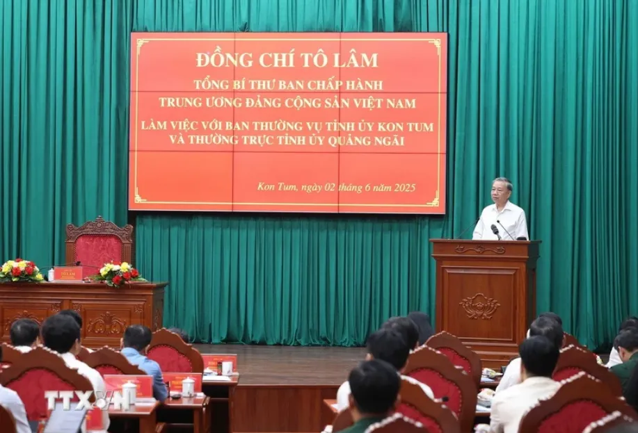 Tổng Bí thư Tô Lâm phát biểu tại buổi làm việc với Ban Thường vụ Tỉnh ủy Kon Tum và Thường trực Tỉnh ủy Quảng Ngãi. (Ảnh: Thống Nhất/TTXVN) Screenshot 2025-06-02 184128.png