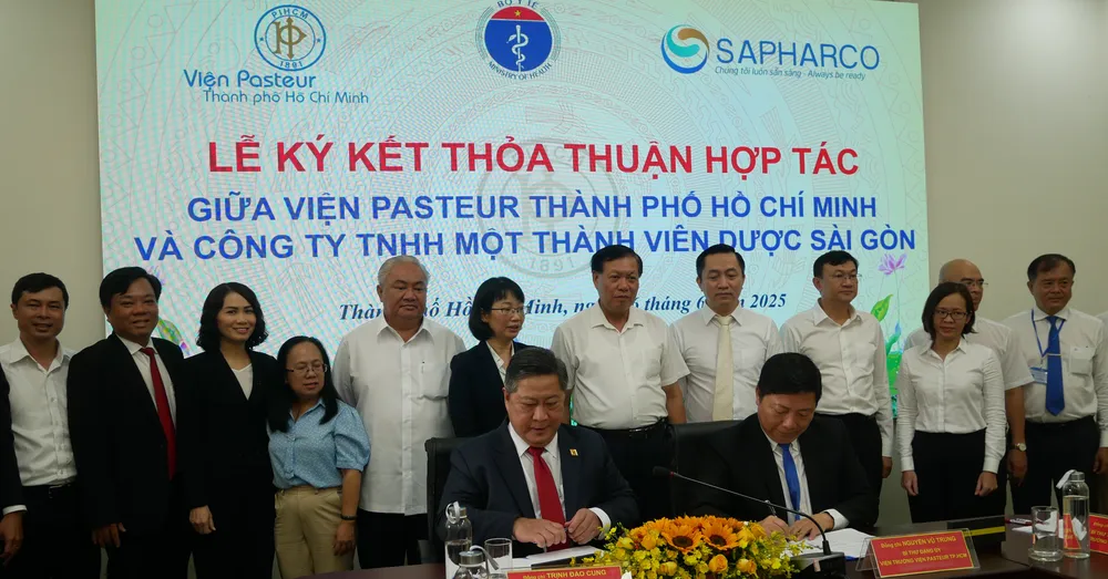 Thông qua lễ ký kết sáng 6-6, Viện Pasteur TPHCM và Sapharco hợp tác triển khai nhiều nội dung hướng đến phát triển ngành y tế e..JPG