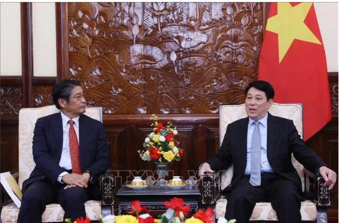Chủ tịch nước Lương Cường tiếp Đại sứ Nhật Bản tại Việt Nam Ito Naoki. Ảnh: Lâm Khánh/ TTXVN Screenshot (63).png