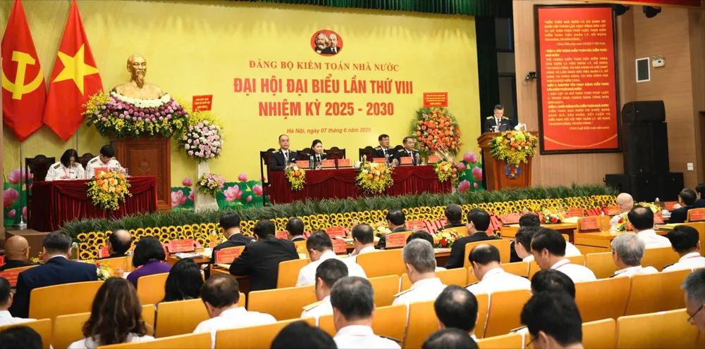 Quang cảnh đại hội qc-7a-1672-8323.jpeg