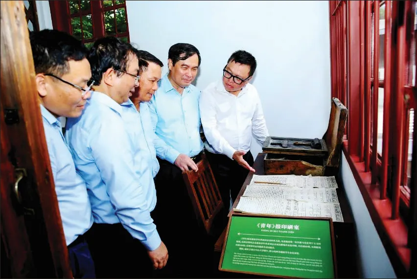 Lãnh đạo Ban Tuyên giáo - Dân vận Trung ương, Hội Nhà báo Việt Nam, Bộ VH-TT-DL, các cơ quan báo chí tham quan Di tích trụ sở Báo Thanh Niên, nơi lãnh tụ Nguyễn Ái Quốc sáng lập và xuất bản tờ báo cách mạng đầu tiên của Việt Nam Screenshot 2025-06-21 045741.png