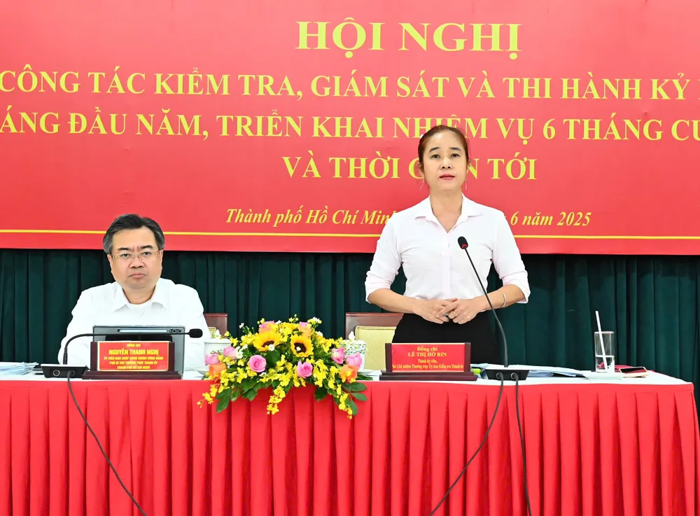 Phó Chủ nhiệm Thường trực UBKT Thành ủy TPHCM Lê Thị Hờ Rin phát biểu. Ảnh: VIỆT DŨNG 438d41940e50b90ee041.jpg