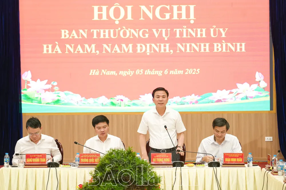 Đồng chí Đỗ Trọng Hưng, Ủy viên Trung ương Đảng, Phó Trưởng Ban Tổ chức Trung ương phát biểu tại hội nghị anh-3_1749124885862.jpg