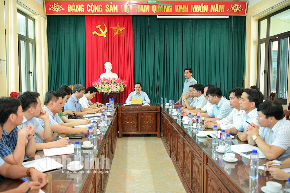 Quang cảnh buổi làm việc của đoàn tại xã Khánh Nhạc, huyện Yên Khánh chu-tich-ngoc-24_1750764049532.jpg
