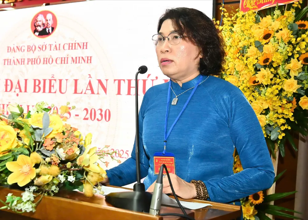 Bí thư Đảng ủy, Giám đốc Sở Tài chính Lê Thị Huỳnh Mai phát biểu. Ảnh: VIỆT DŨNG z6744535588574_4d849647440ad78d2e6435418b0ef70e.jpg