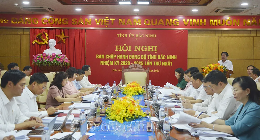 Bí thư Tỉnh ủy Nguyễn Văn Gấu phát biểu chỉ đạo tại hội nghị 211882_c533330cf0b185e56238aef276e6407e.jpg