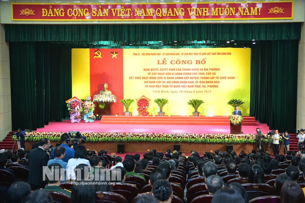 Quang cảnh lễ công bố quang-canh-le-cong-bo_1751252777293.jpg