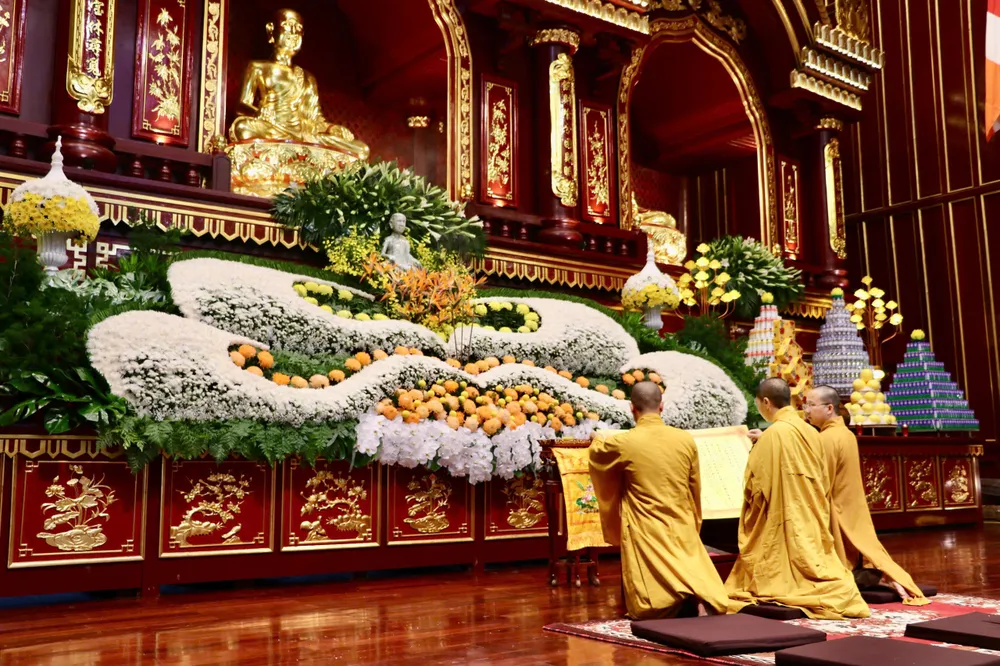 Tại cung Trúc Lâm, Khu Danh thắng Yên Tử (Quảng Ninh) cử hành nghi lễ cầu quốc thái dân an vào lúc 6giờ sáng ngày 1-7 2ac3db8b1c13ab4df202.jpg