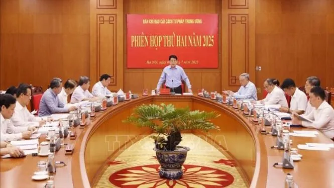 Chủ tịch nước Lương Cường chủ trì phiên họp thứ 2 của Ban Chỉ đạo Cải cách tư pháp Trung ương chiều 7-7. Ảnh: TTXVN