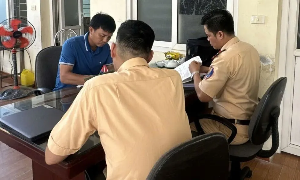 Cơ quan chức năng mời tài xế Bắc làm việc 1000025952.jpg