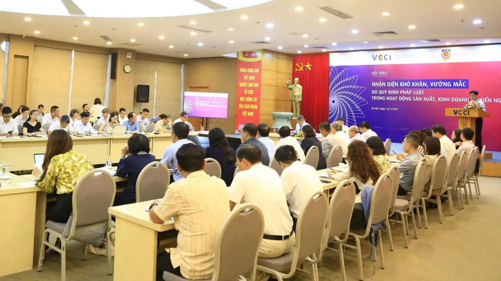 Quang cảnh hội thảo 33087fef-3a45-49c5-b2c9-7e2b85a0d68d.jpg