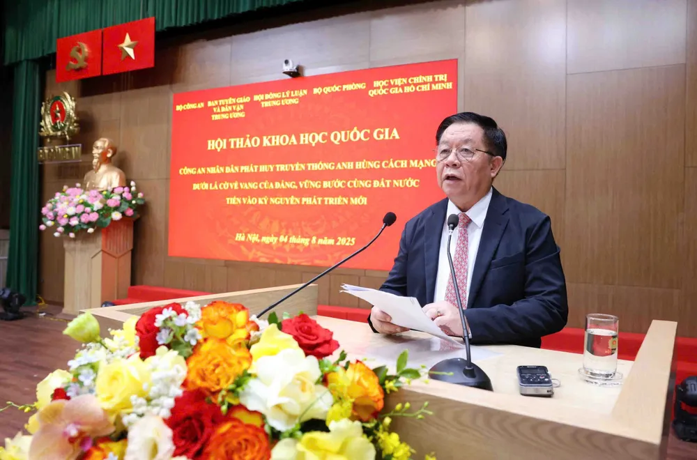 Đồng chí Nguyễn Trọng Nghĩa, Trưởng Ban Tuyên giáo và Dân vận Trung ương phát biểu tại hội thảo z6873687897986_9237a0a2f53023c8e8f3447b7c89e22a.jpg
