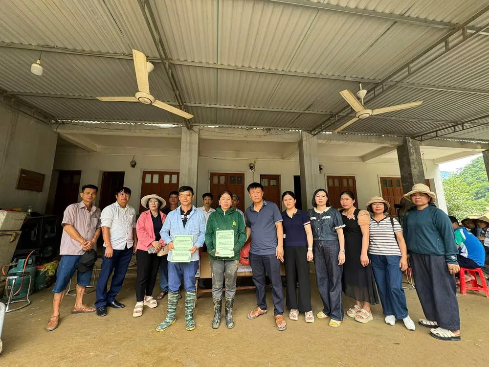 Đoàn thiện nguyện giáo viên của các trường học trên địa bàn xã Thiên Nhẫn (Nghệ An) thăm, tặng quà và chia sẻ khó khăn với Trường mầm non Mường Típ, Trường tiểu học Mường Típ Ảnh 9.jpg
