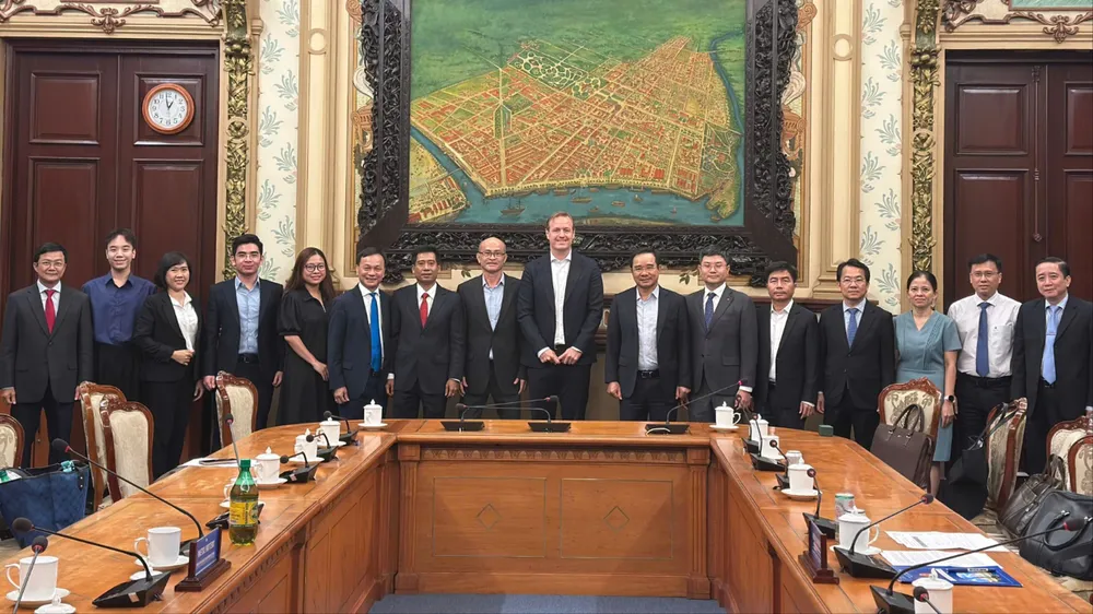 Các đại biểu chụp hình lưu niệm f469ef53d95751090846.jpg