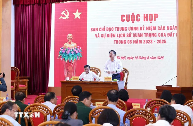 Quang cảnh cuộc họp. (Ảnh: Phương Hoa/TTXVN) ban-chi-dao-cac-ngay-le-lon-2.jpg