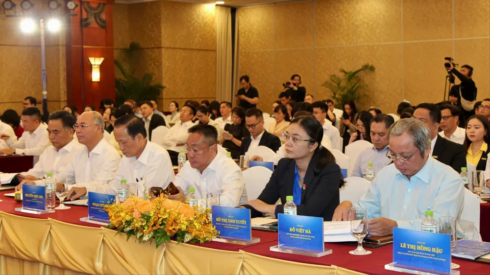 Các đại biểu tham dự Đối thoại chính sách “Ngoại giao Việt Nam: Tầm nhìn chiến lược và hoạt động địa phương”. Ảnh: DŨNG PHƯƠNG